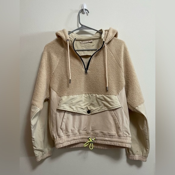 Hologram Tops - Hologram - Women’s 1/4 Zip Fuzzy Sherpa Sweatshirt with Zip Up - Size Small